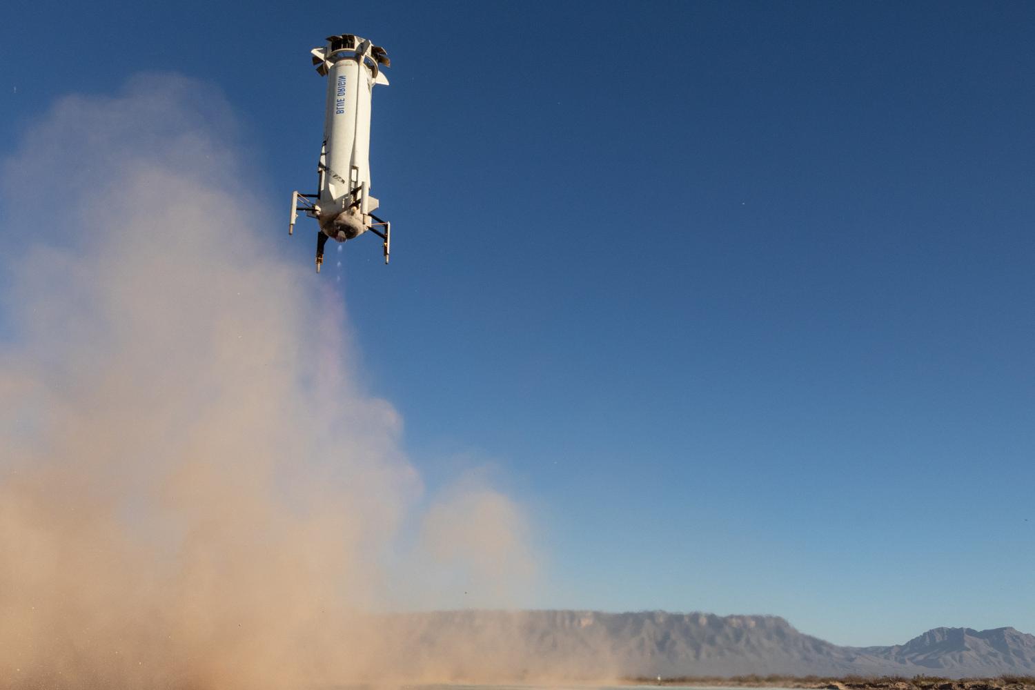 Booster landing on the NS-12 mission (MPG-TRIO).